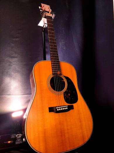 Store Special Product - Martin Guitars - HD-28E V18
